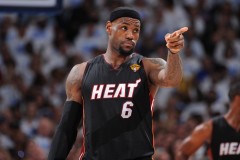 雄鹿队面临财务压力，库兹马合同成交易关键筹码