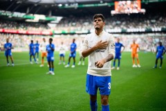 巴西队世预赛安帅大胆启用新星，年轻阵容展现未来潜力